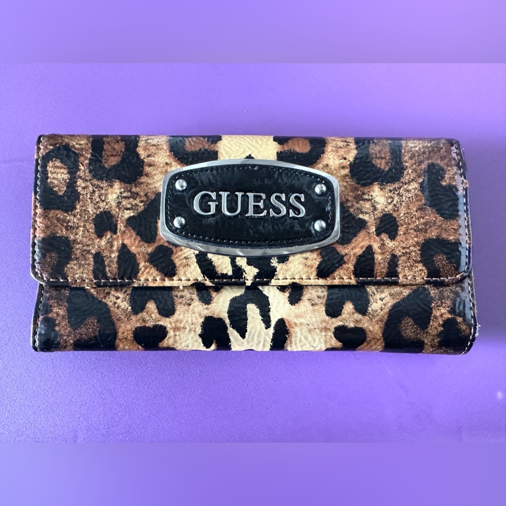 GUESS LEOPARD PRINT WALLET